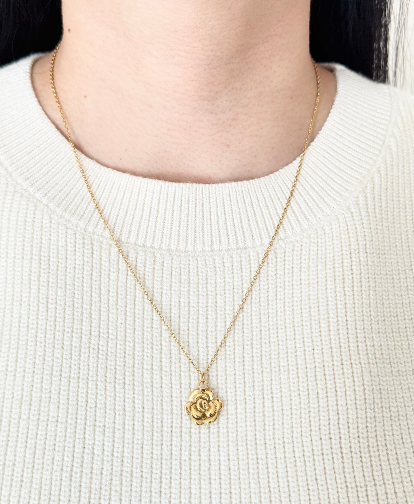 Rosette Necklace