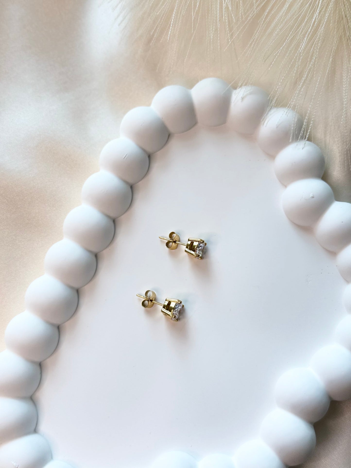 Lumiere Studs