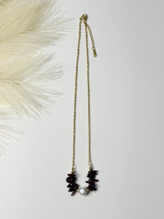 Garnet Pearl Arc Necklace