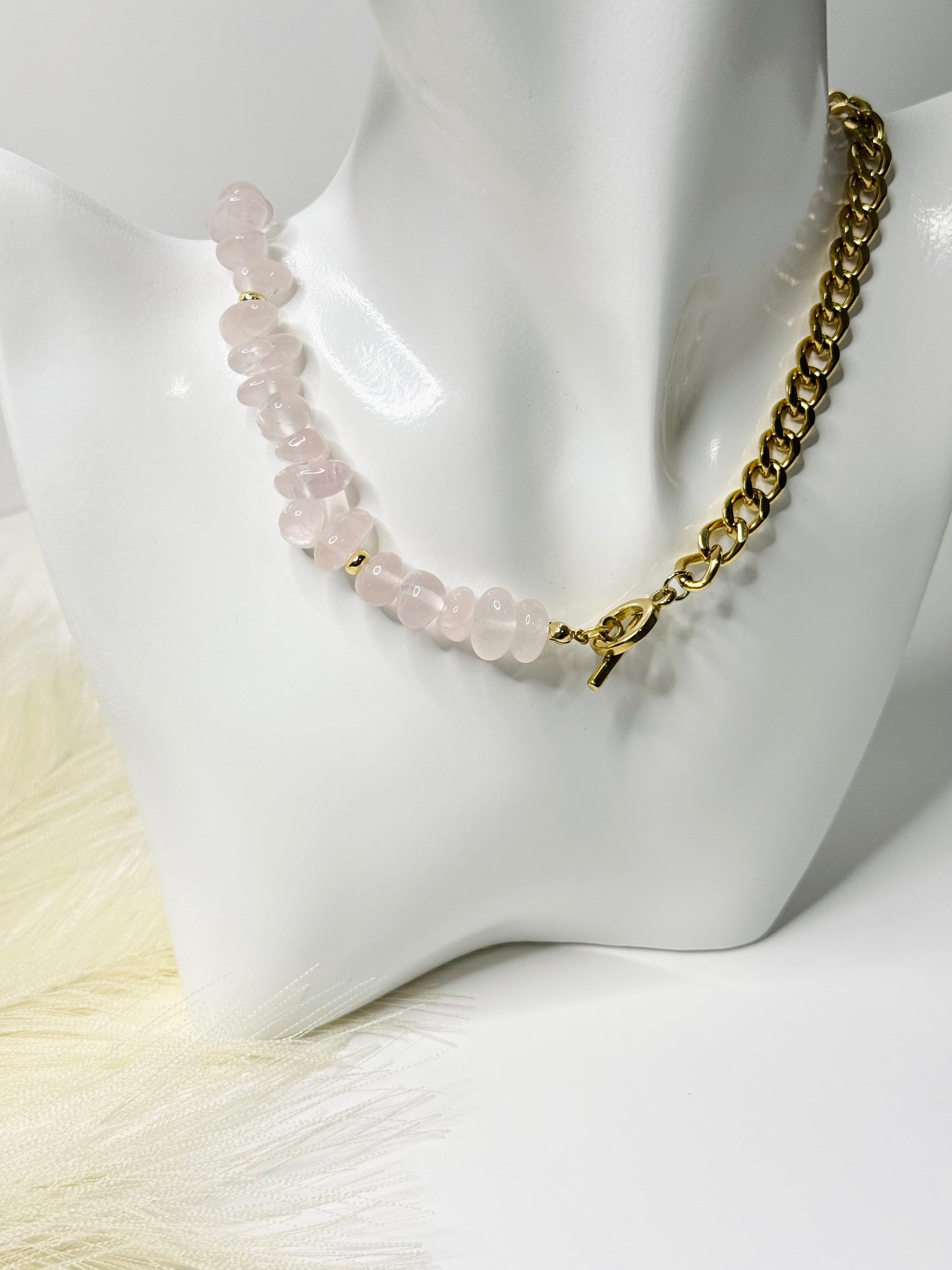 Rose Quartz Line Necklace