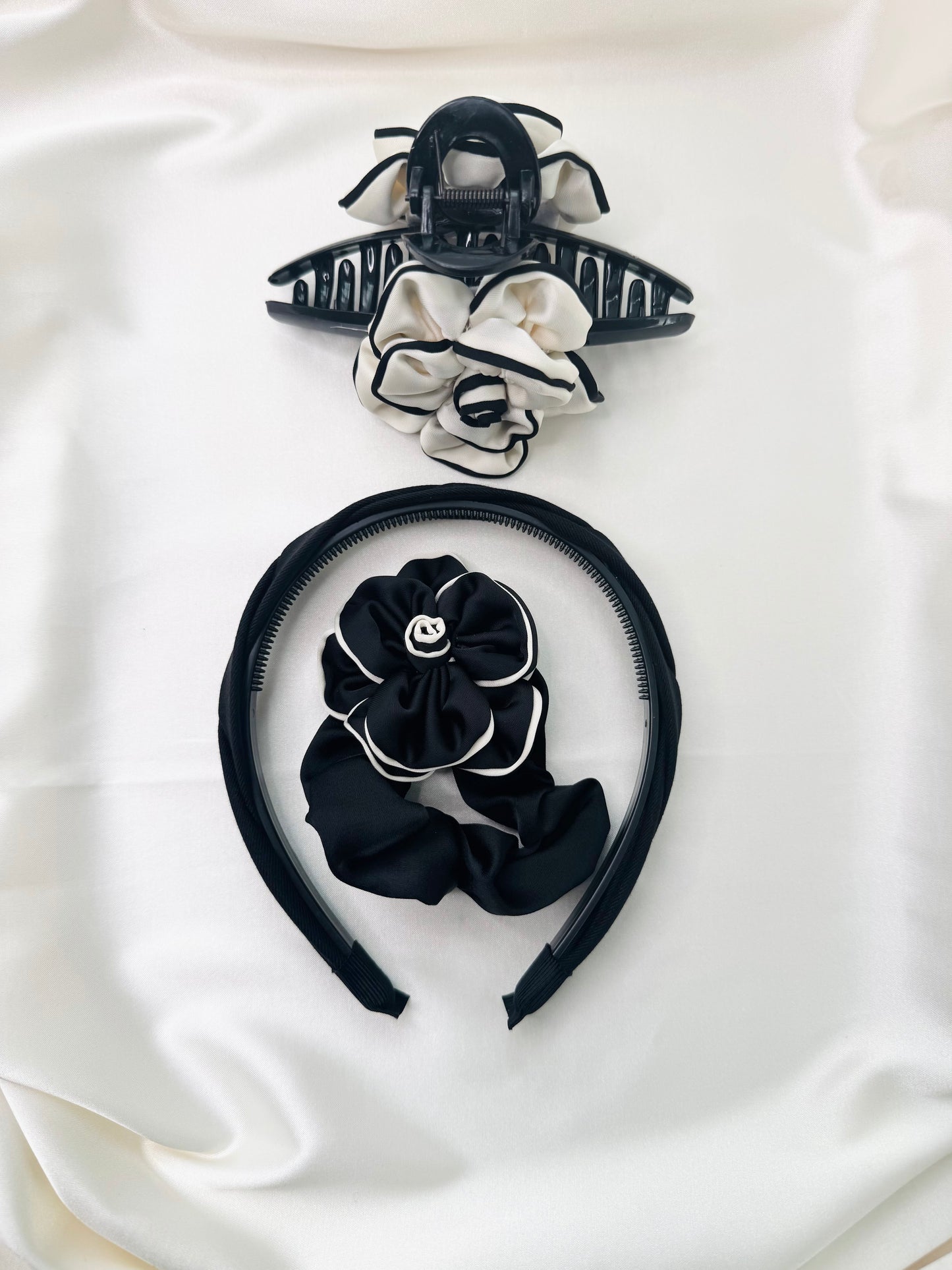Chic Noir Bloom Trio