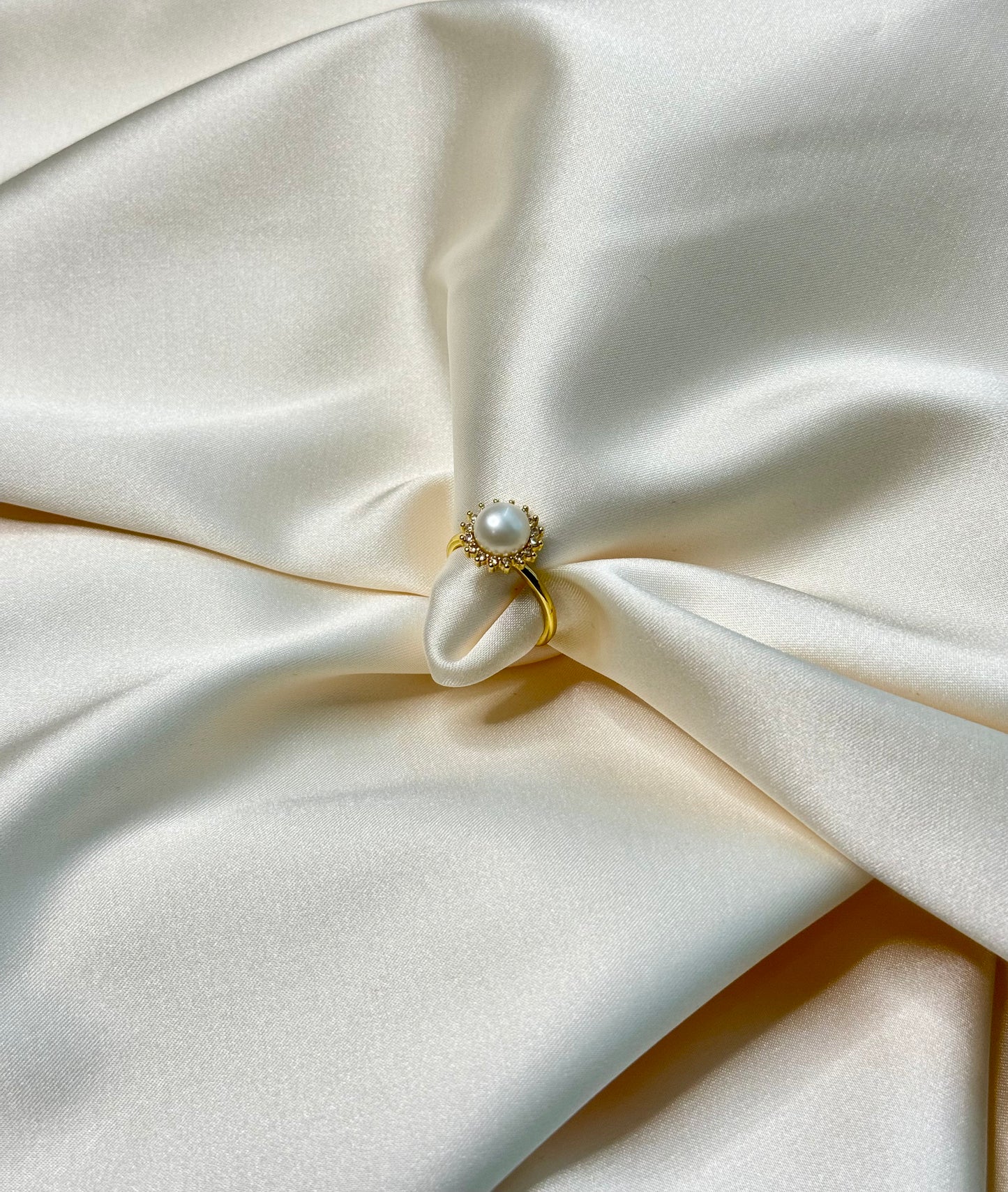 Halo Pearl Ring