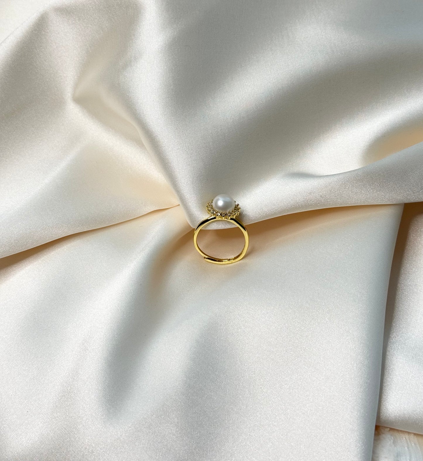Halo Pearl Ring