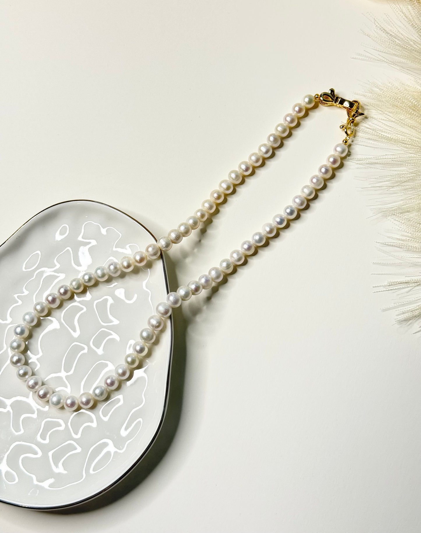 Lea Pearl Necklace