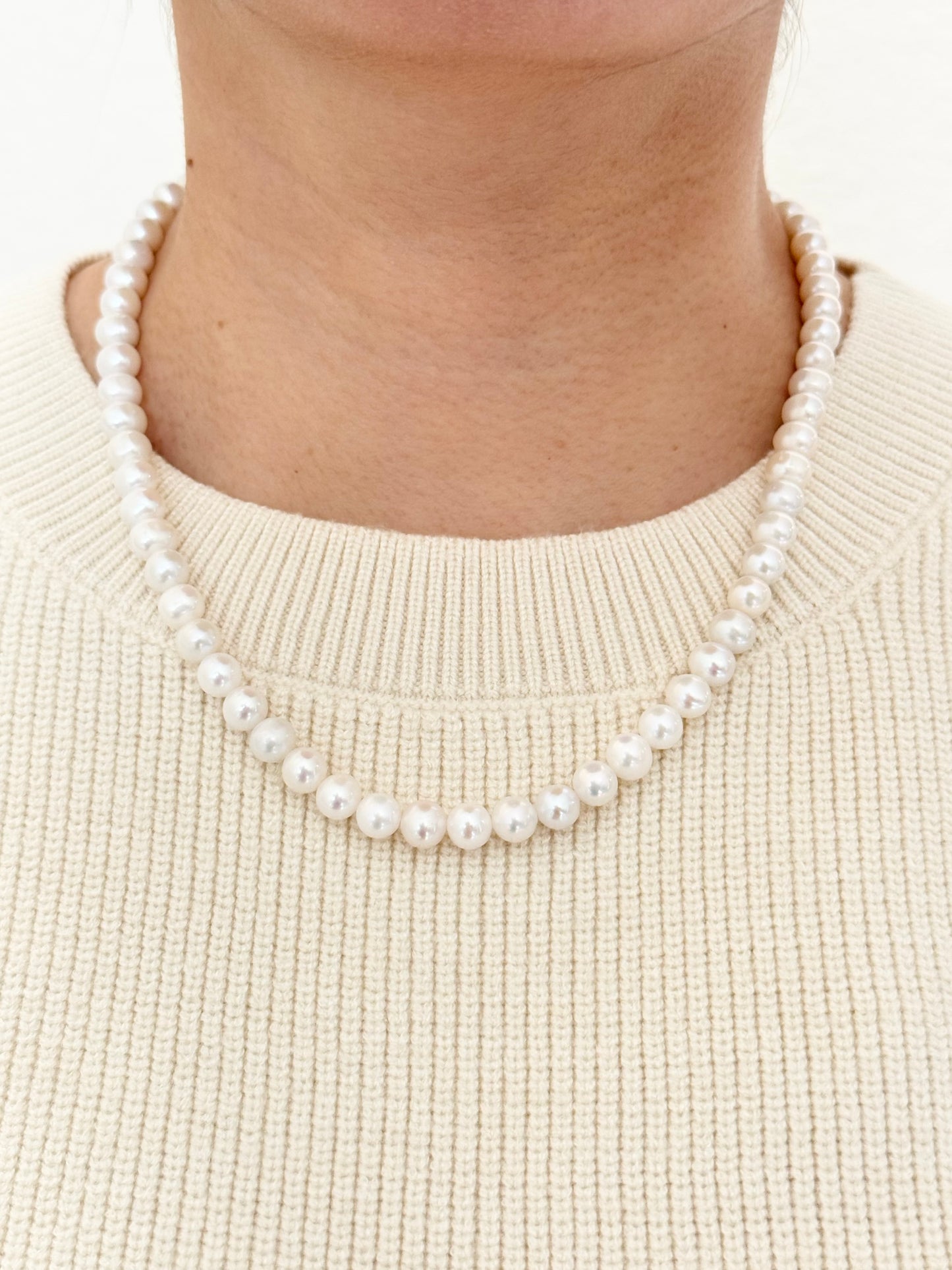 Lea Pearl Necklace