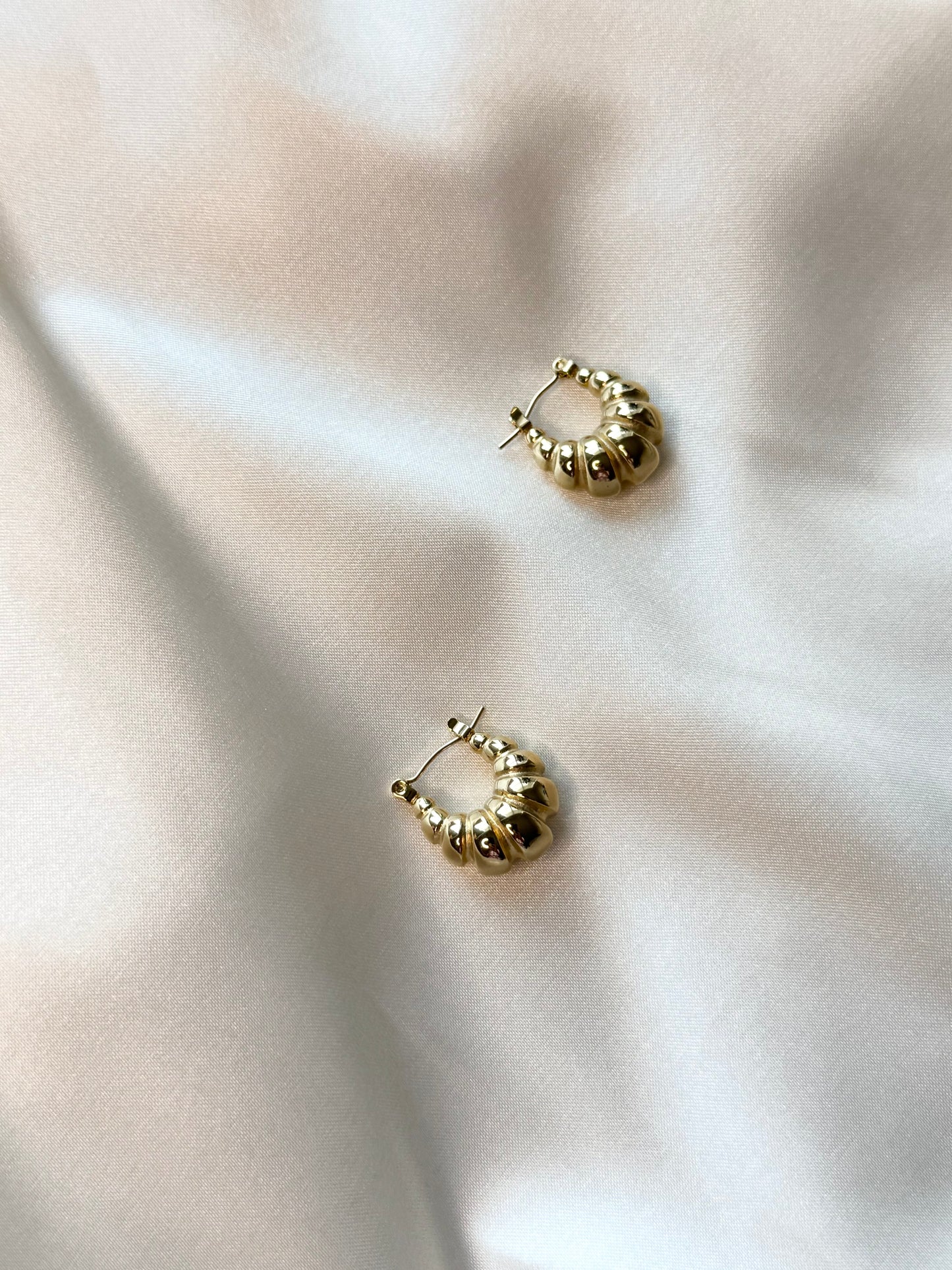Vera Twist Hoops