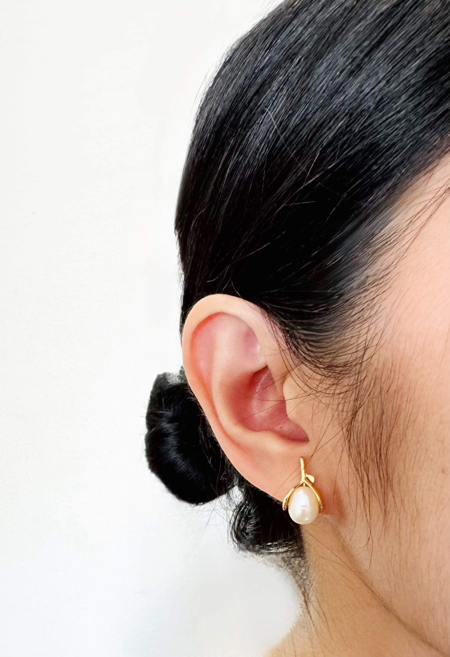 Petal Pearl Earrings